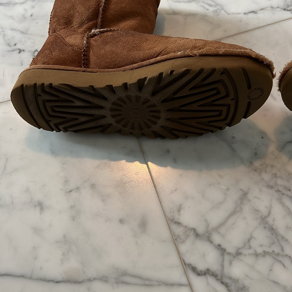 Uggs - image 8